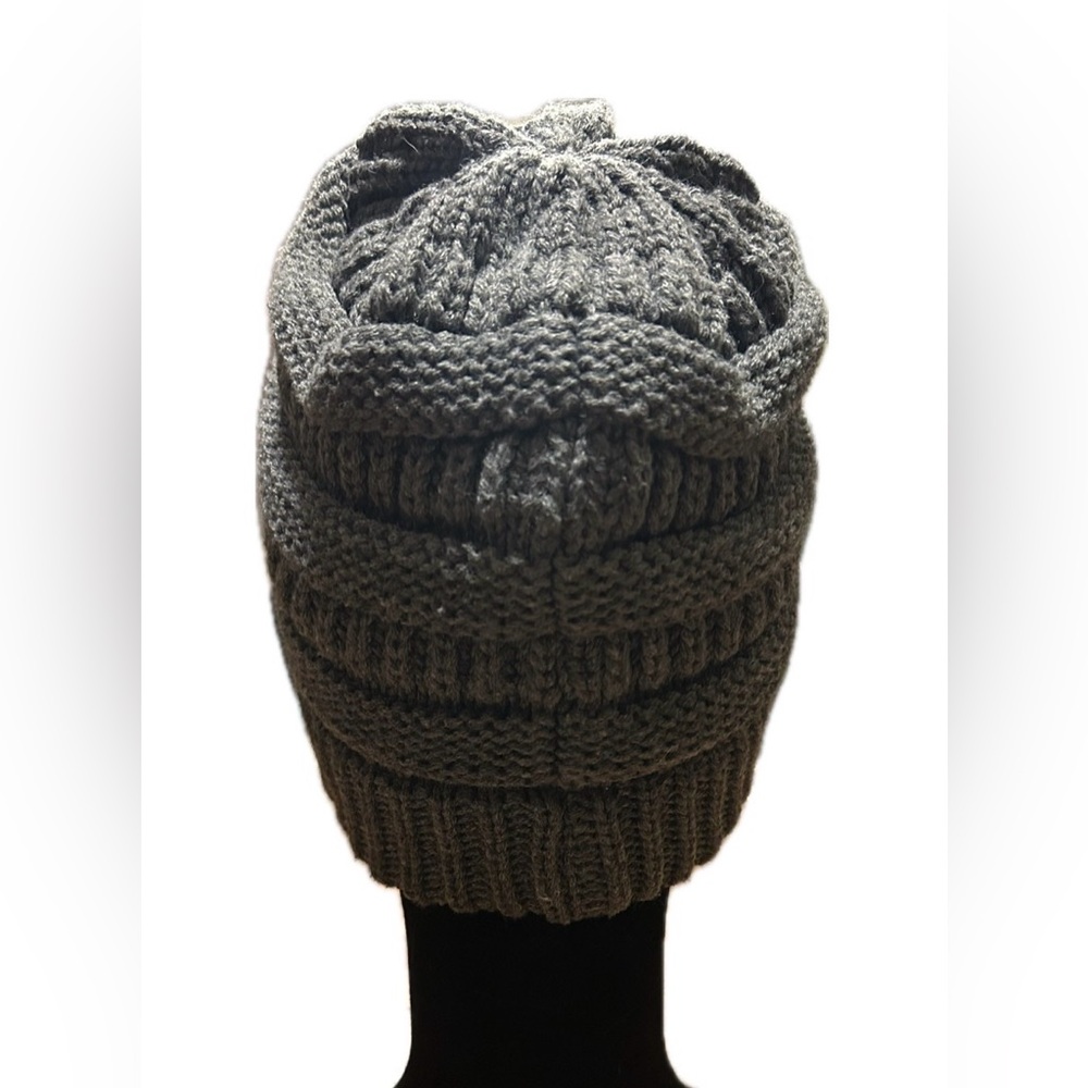 C.C Ribbed Knit Beanie. Gray.‎ - Picture 4 of 11